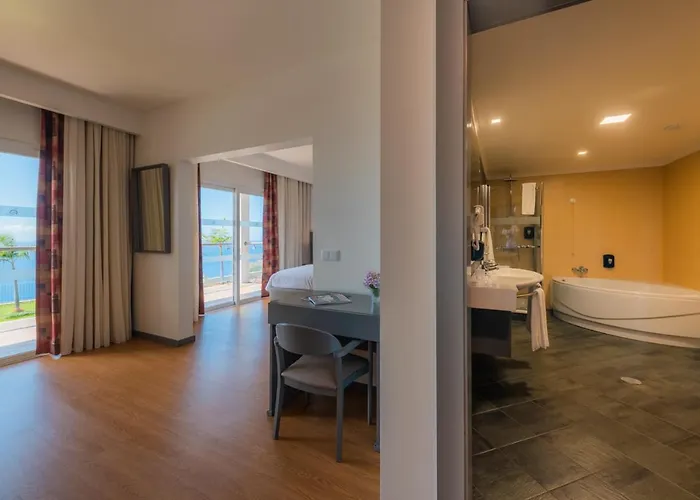 Engenho Velho & Restaurante - Adults Only Mini-hôtel Arco da Calheta (Madeira)