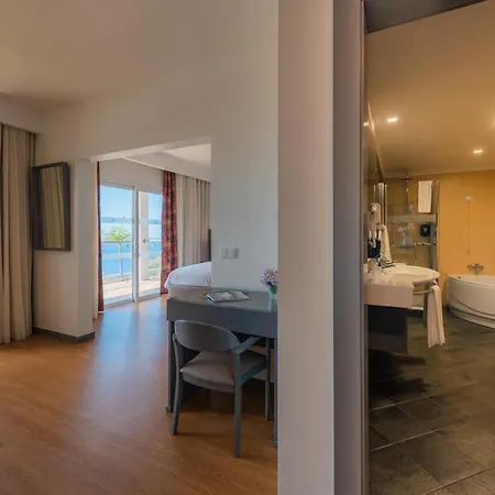 Engenho Velho & Restaurante - Adults Only Inn Arco da Calheta (Madeira)